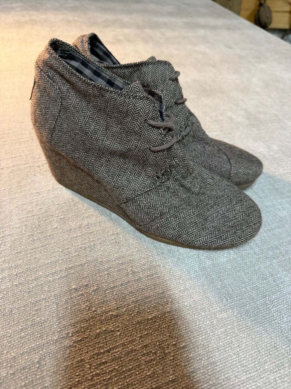 TOMS Herringbone Desert Wedge Lace-Up Ankle Booties - Picture 2 of 5